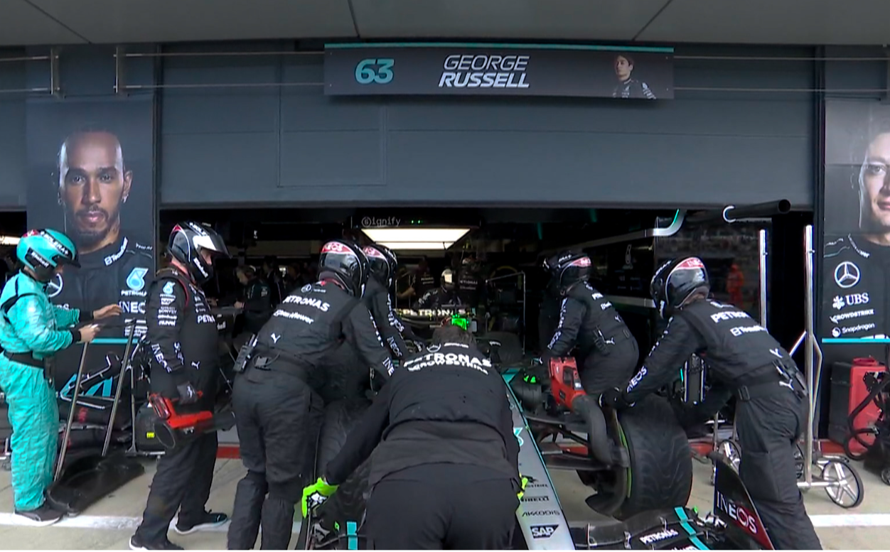 F1英国大奖赛报道：汉密尔顿夺冠 夺得个人第9个银石冠军！维斯塔潘亚军、周冠宇第18名
